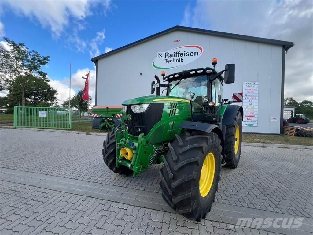 John Deere 6215 R Tractoare