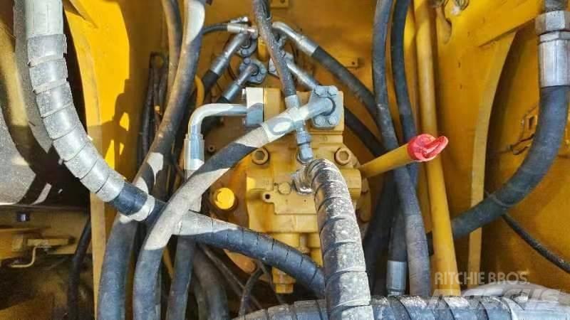 CAT 320 D 2 Excavatoare 7t - 12t