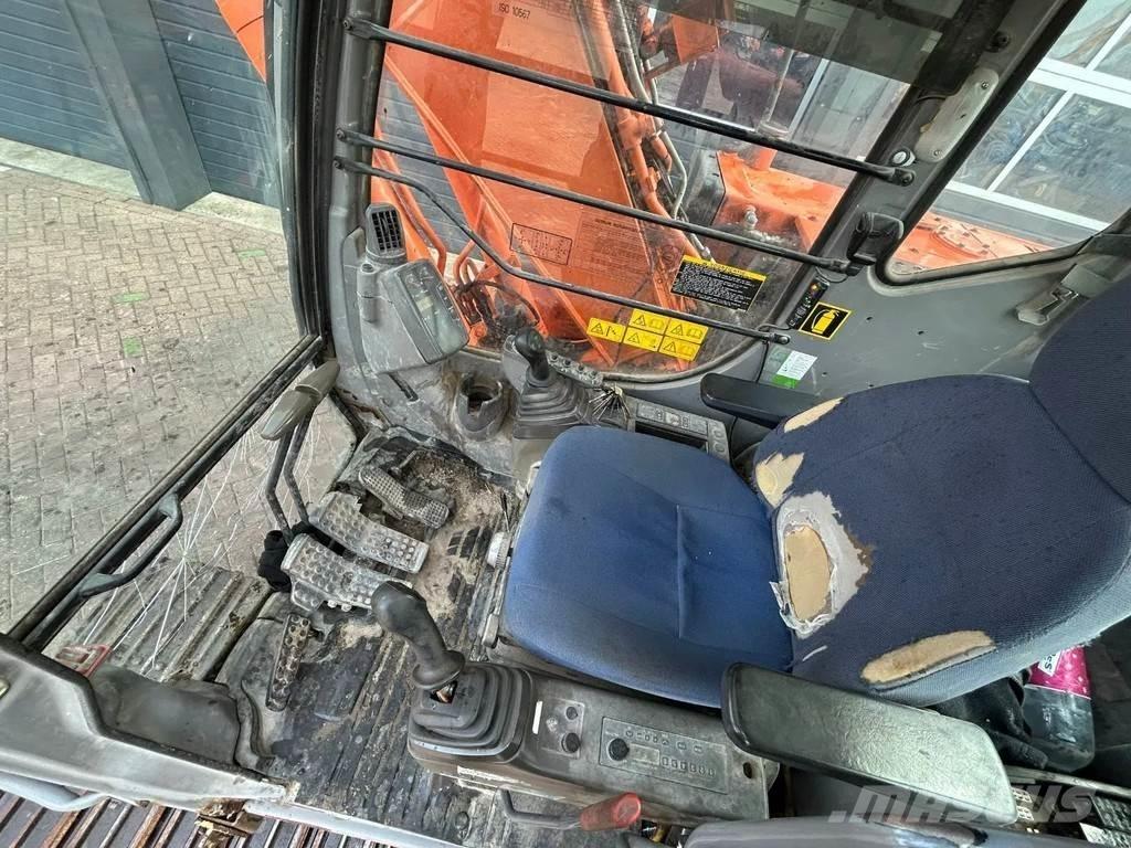 Hitachi ZX110 Excavatoare 7t - 12t