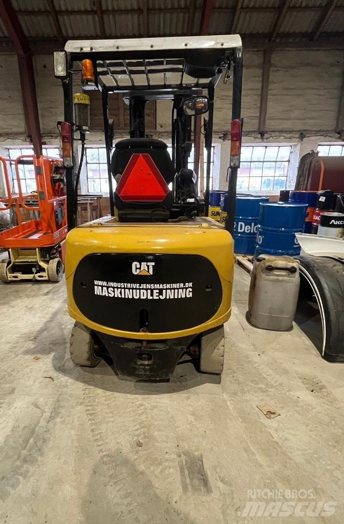 CAT EP 25 Stivuitor electric
