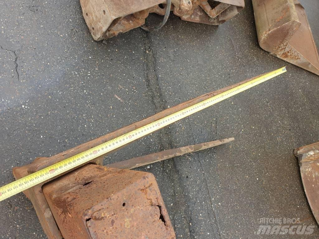  Frame with forks Furci