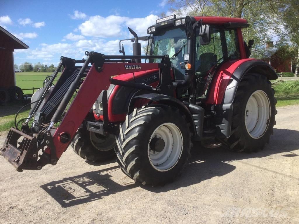 Valtra N 142 Direct Tractoare