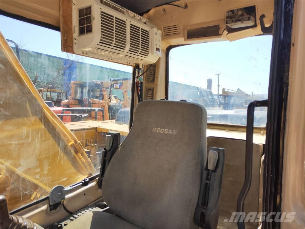 CAT 320B Excavatoare pe șenile
