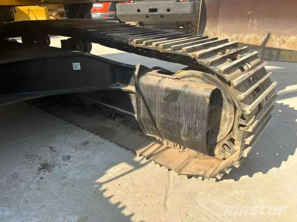 CAT 330D2L Excavatoare pe șenile
