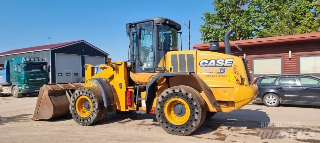 CASE 721 F Incarcator pe pneuri