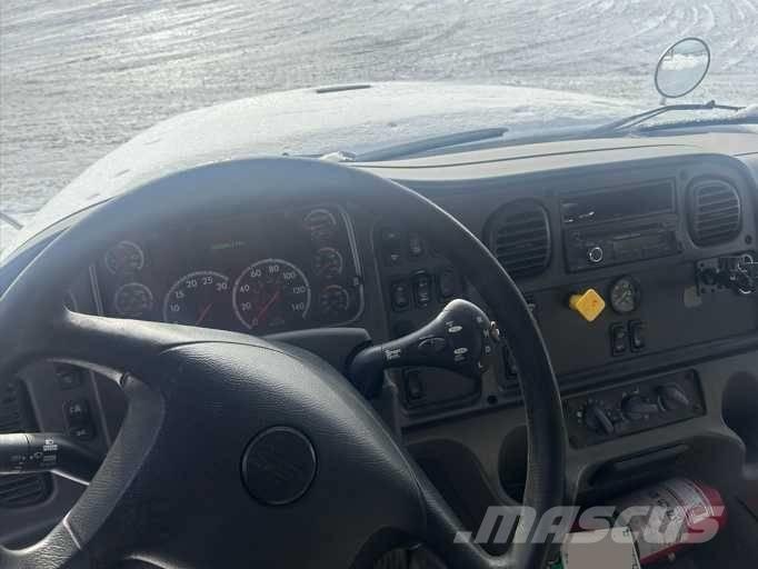 Freightliner M2-112 Autocamioane