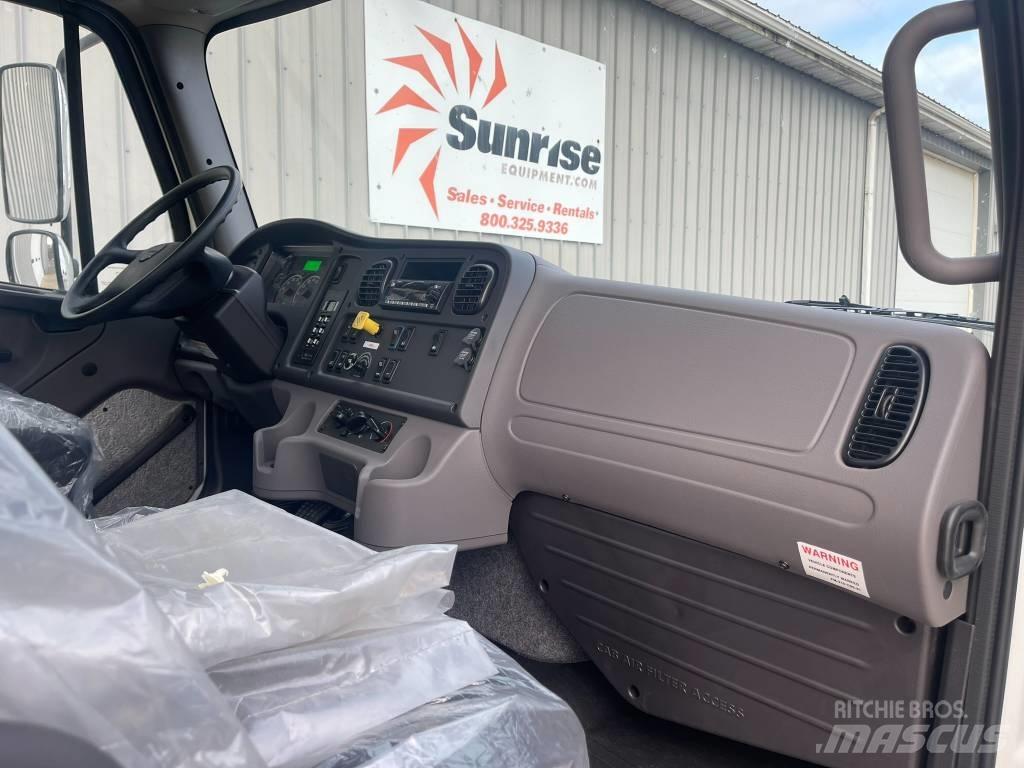 Freightliner M2 Camion cabina sasiu