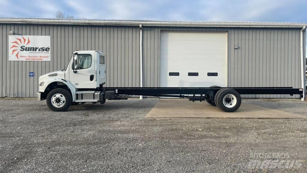 Freightliner M2 Camion cabina sasiu
