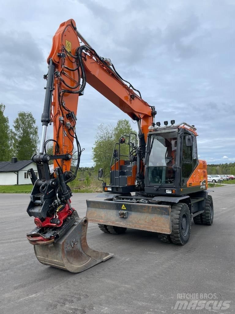 Doosan DX 165 W Excavatoare cu roti