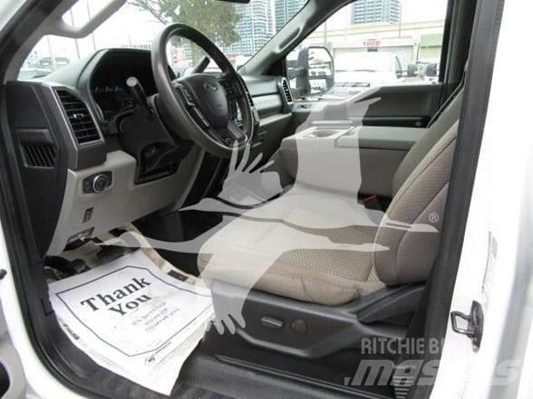 Ford F550 Camioane platforma/prelata