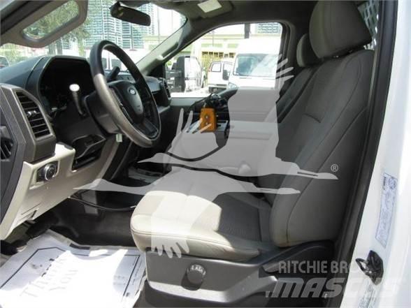 Ford F550 Dispersare nisip si sare