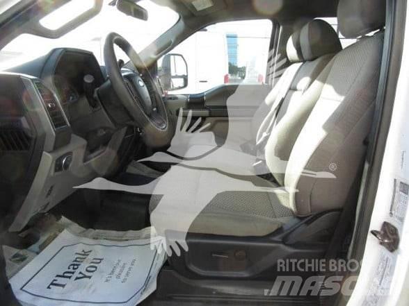 Ford F550 Camioane platforma/prelata