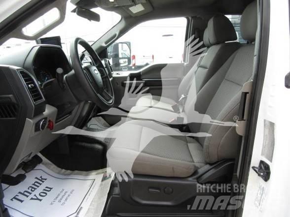 Ford F550 Camioane platforma/prelata