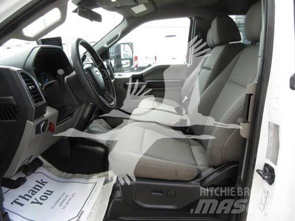 Ford F550 Camioane platforma/prelata