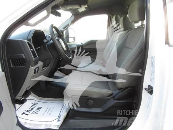 Ford F550 Camioane platforma/prelata