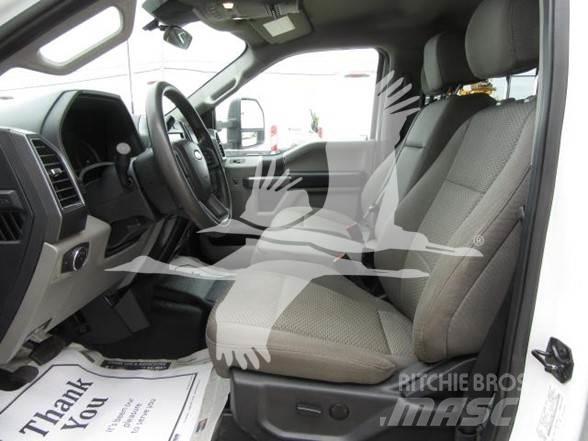 Ford F550 Camioane platforma/prelata