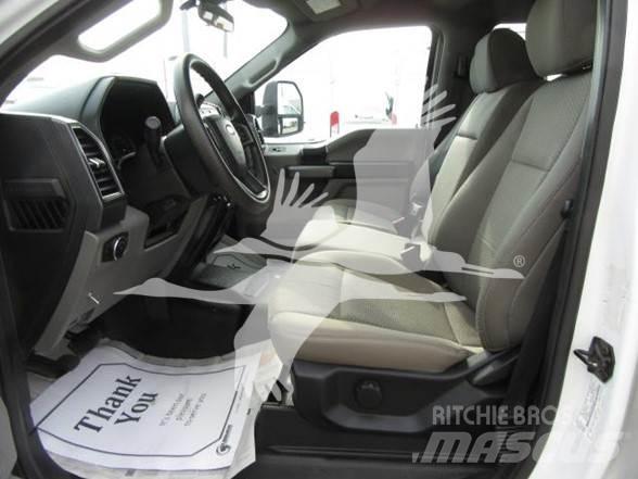 Ford F550 Camioane platforma/prelata