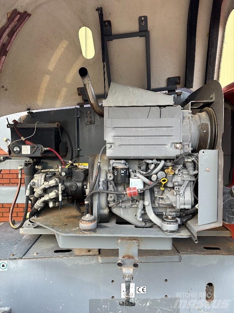 SkyJack SJ 46 AJ Nacele cu brat articulat