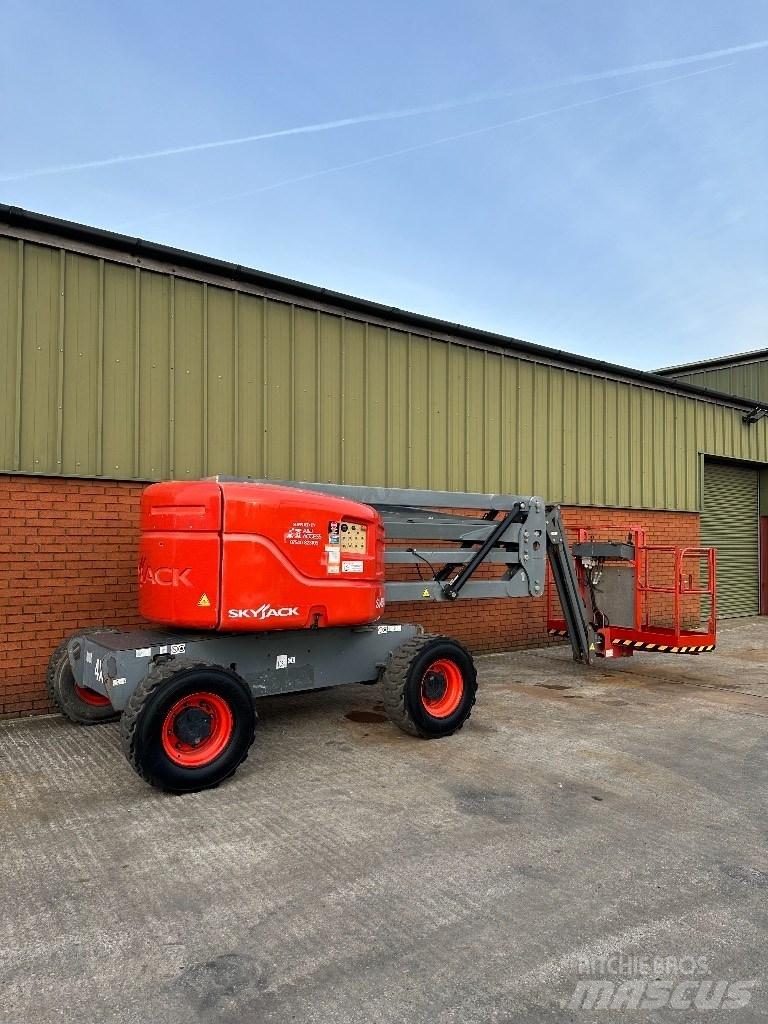 SkyJack SJ 46 AJ Nacele cu brat articulat