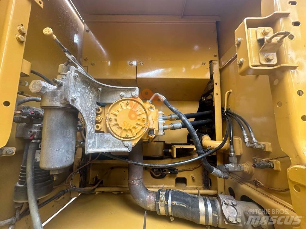 CAT 330 Excavatoare pe șenile
