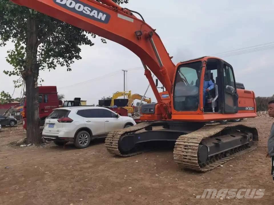 Doosan DX300LC Excavatoare pe șenile
