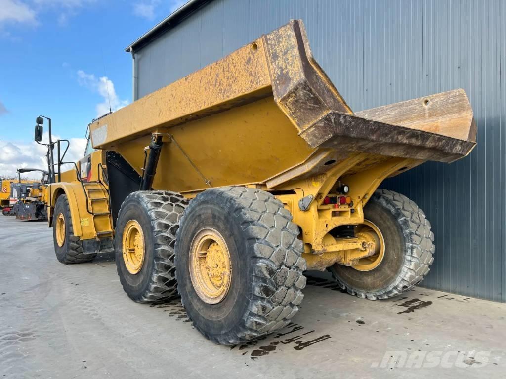 CAT 735B Transportoare articulate