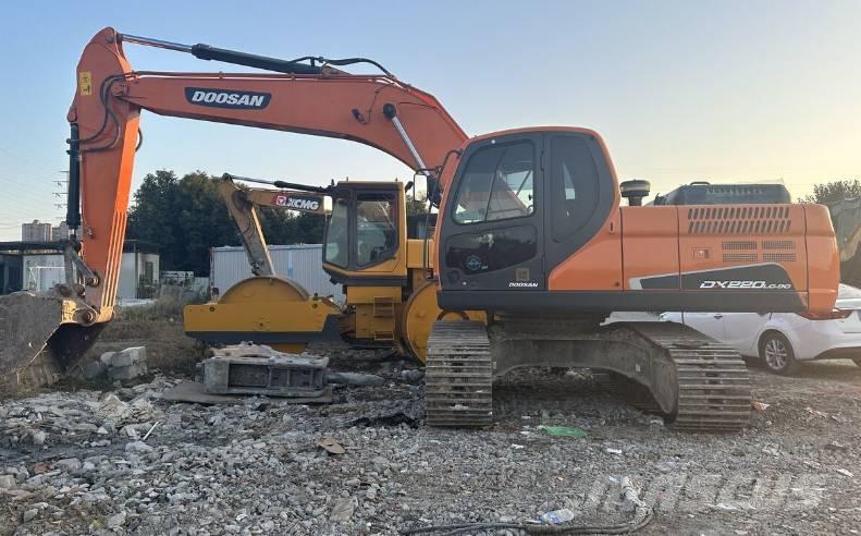 Doosan DX220 Excavatoare pe șenile

