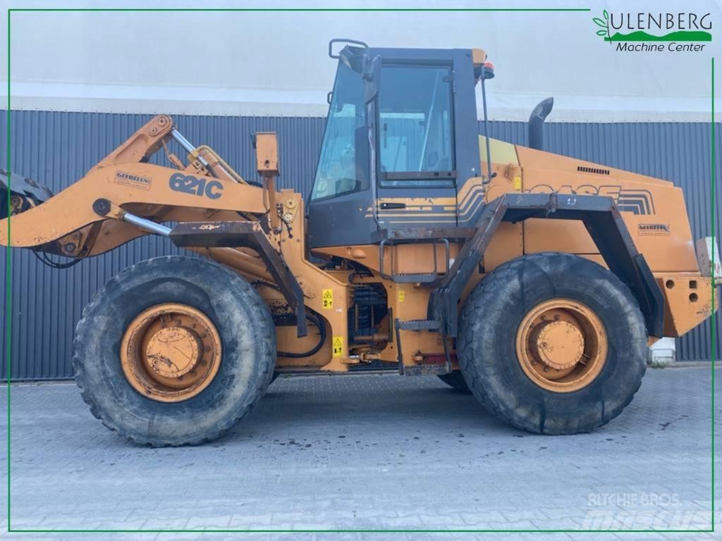 CASE 621 C Incarcator pe pneuri