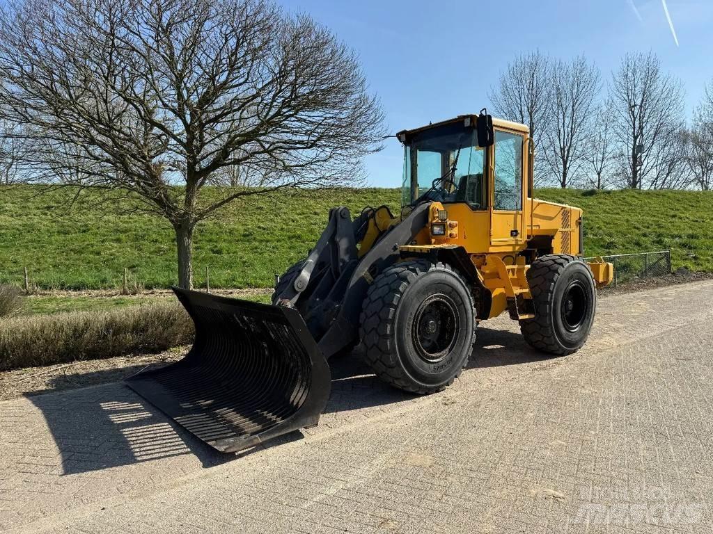Volvo L70D Incarcator pe pneuri