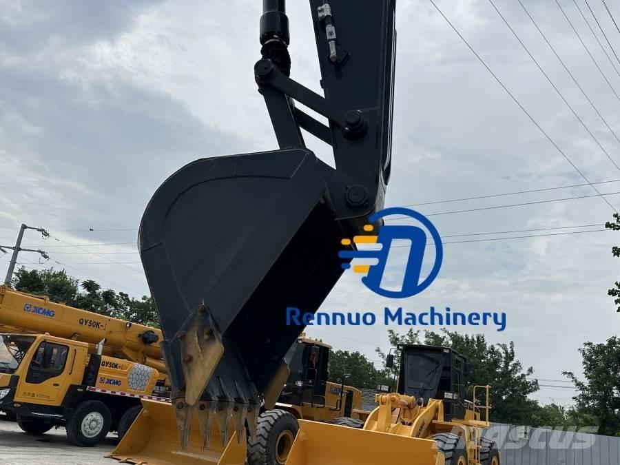 Hyundai 225LC-9S Excavatoare pe șenile
