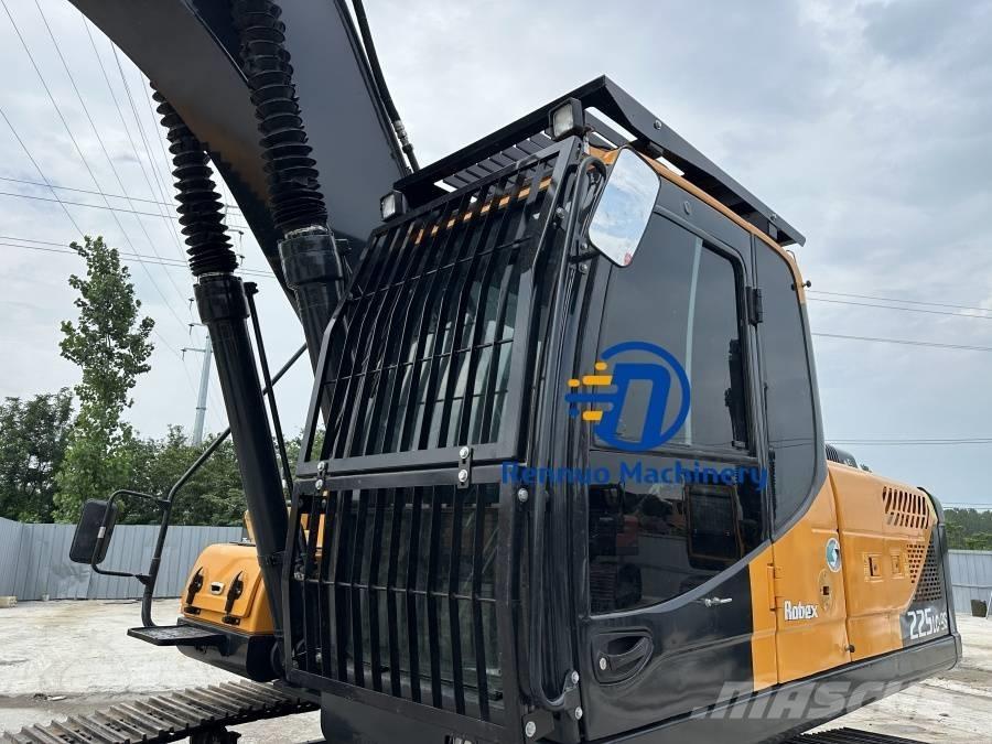 Hyundai 225LC-9S Excavatoare pe șenile

