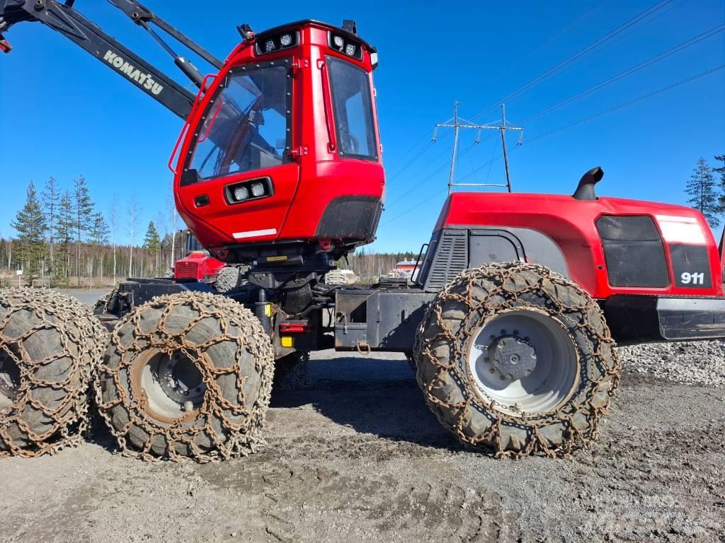 Komatsu 911 Combine forestiere
