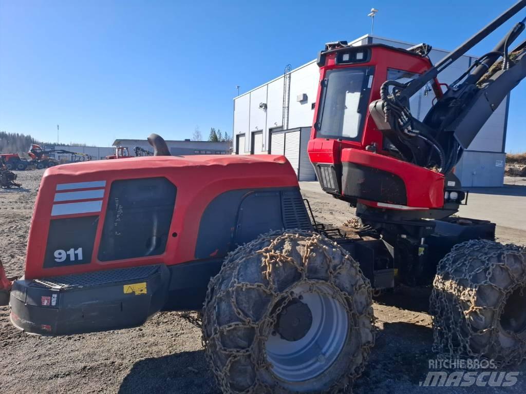 Komatsu 911 Combine forestiere