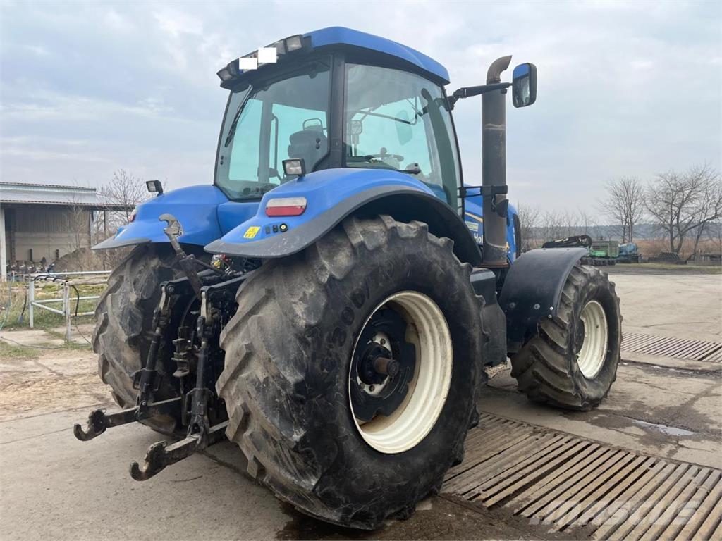 New Holland T8040 Tractoare