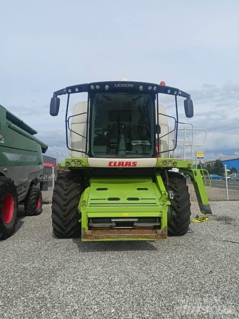 CLAAS Lexion 670 Combine de secerat