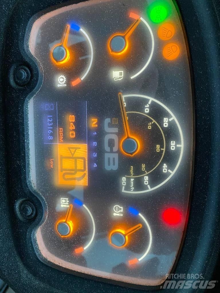 JCB 411 HT T4i Incarcator pe pneuri