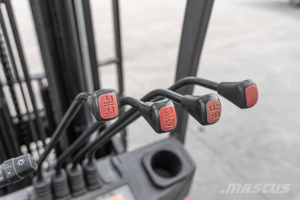 Manitou MI 25 D Stivuitor diesel