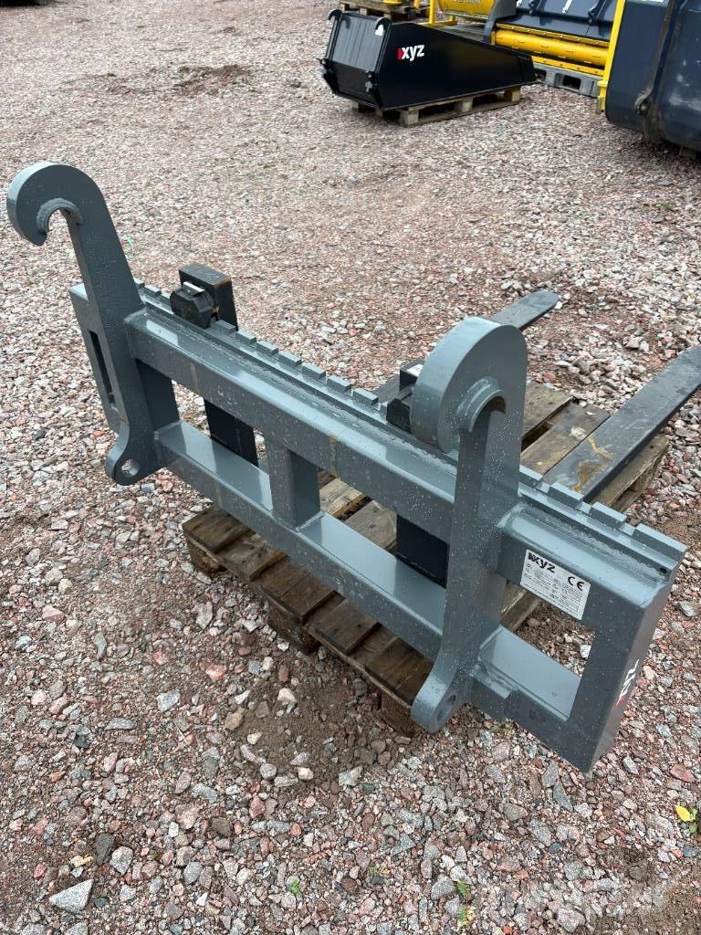 XYZ Gaffelställ BM Incarcator pe pneuri