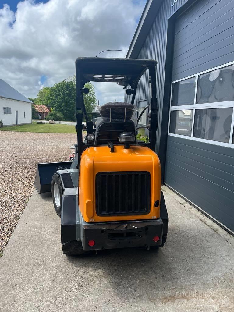 GiANT 332 SWT Mini incarcatoare