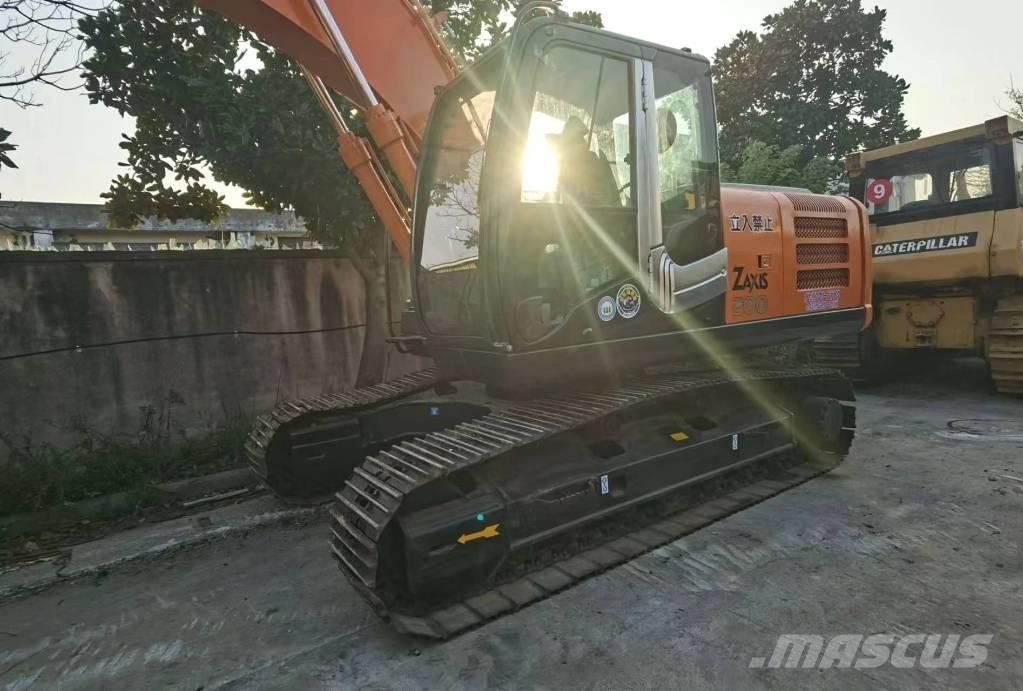 Hitachi ZX 200 Excavatoare pe șenile
