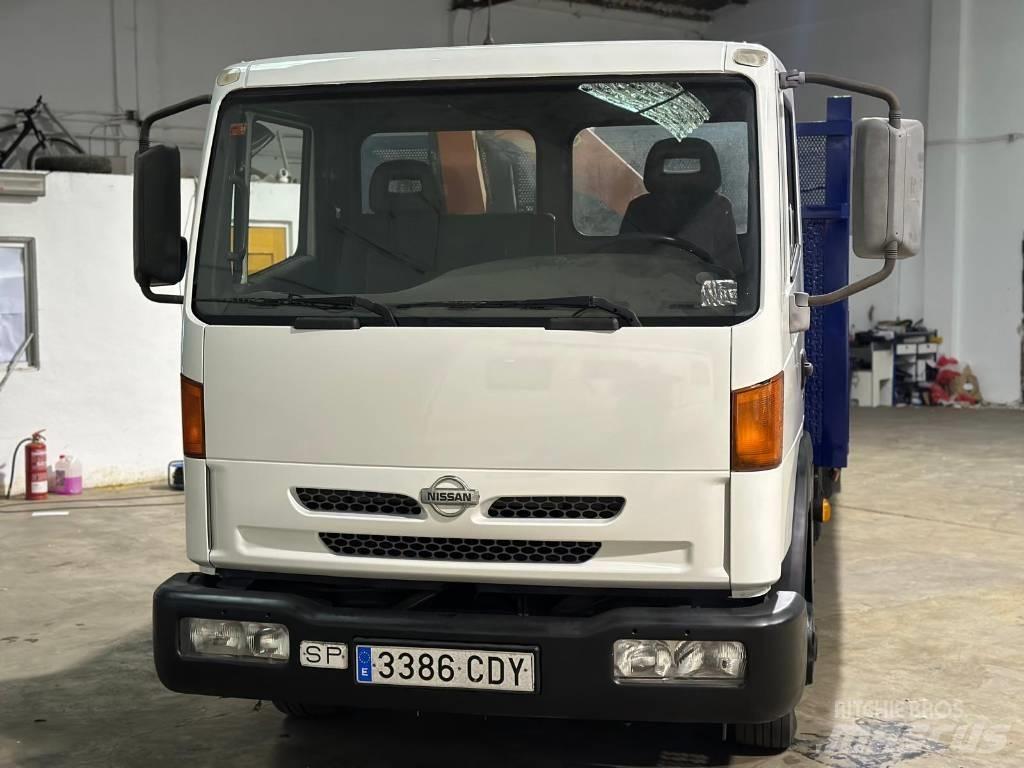 Nissan ATLEON 140 Camioane platforma/prelata