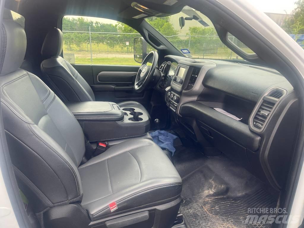 RAM 5500 Camioane platforma/prelata