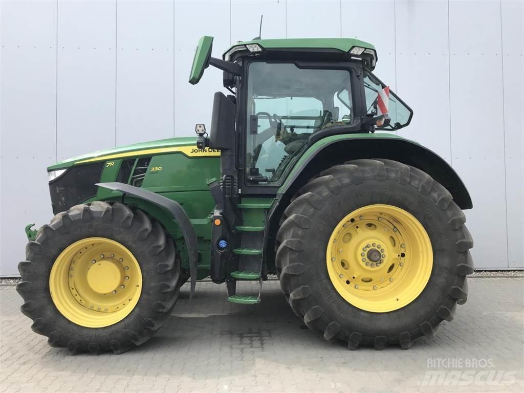 John Deere 7R 330 Tractoare