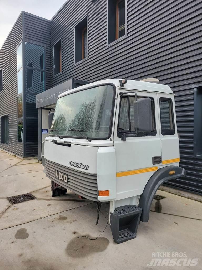 Iveco TURBOTECH Cabine si interior