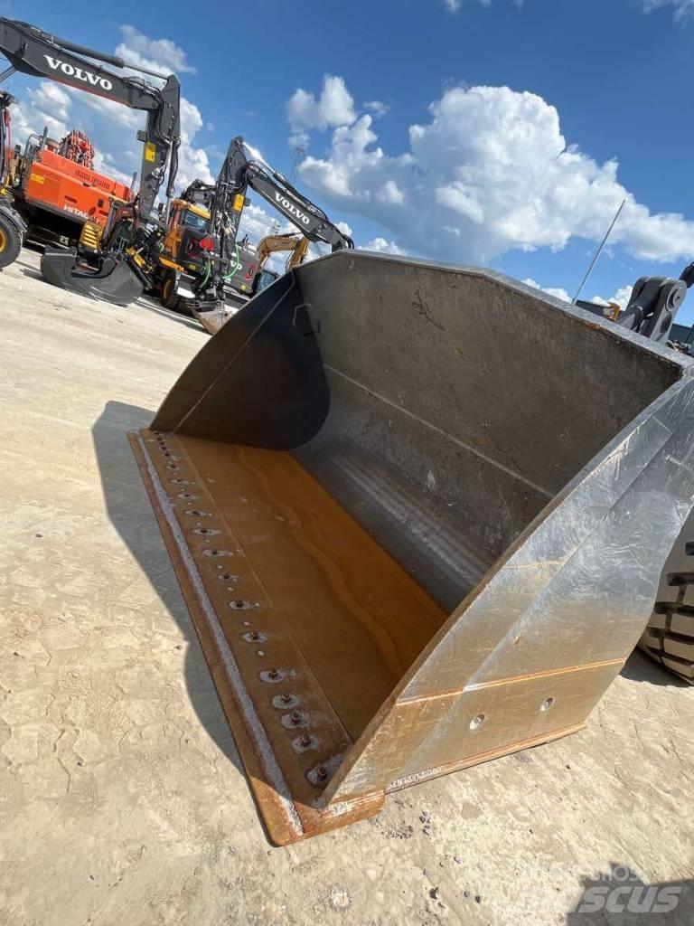 Volvo L220H Incarcator pe pneuri