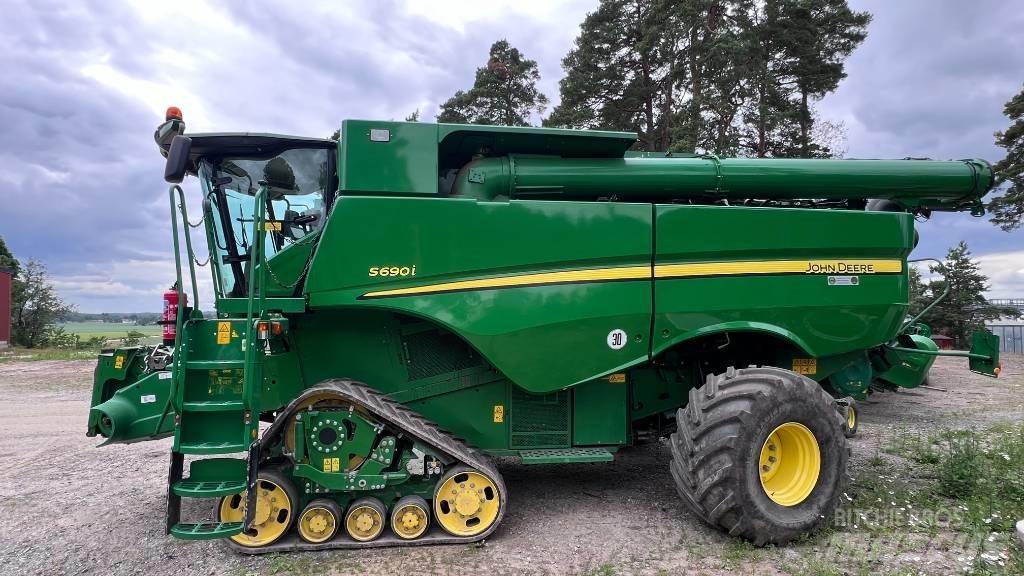 John Deere S 690 Combine de secerat