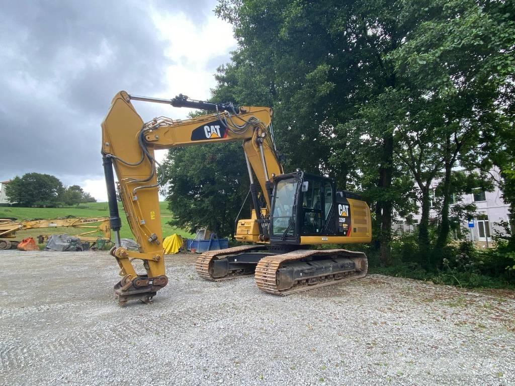CAT 326 F Excavatoare pe șenile
