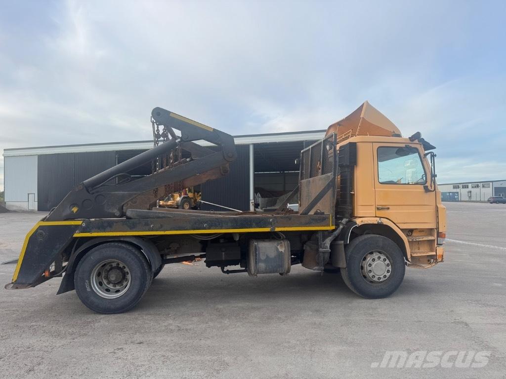 Scania P 82 H Camion cu incarcator