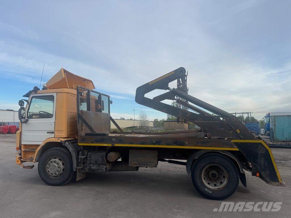 Scania P 82 H Camion cu incarcator