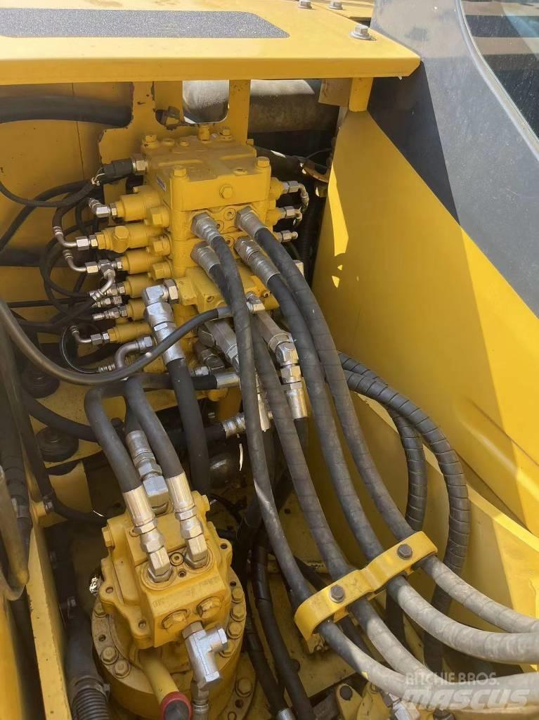 Komatsu PC 130-8 Excavatoare 7t - 12t